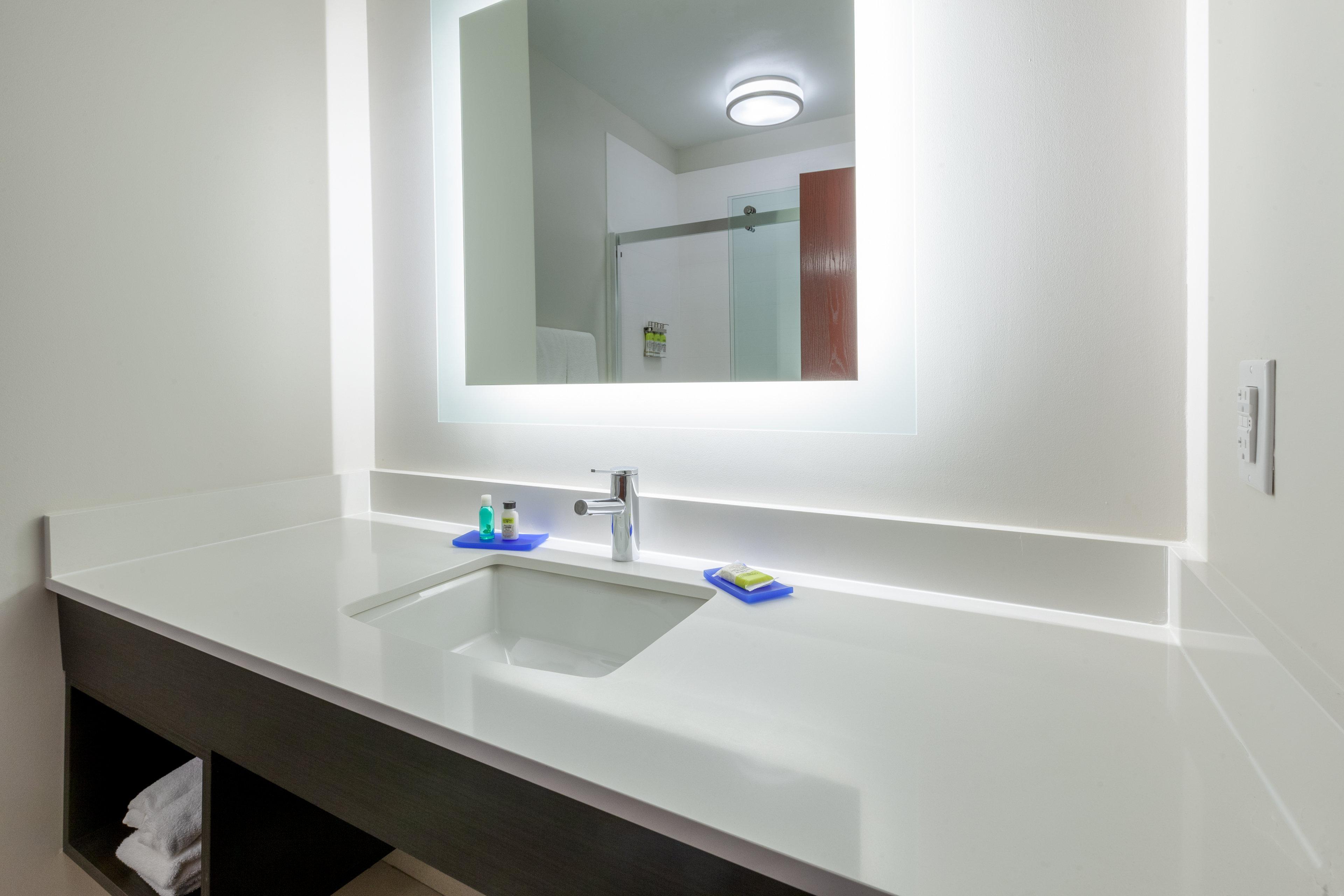 Express & By Ihg Hotel Woodhaven