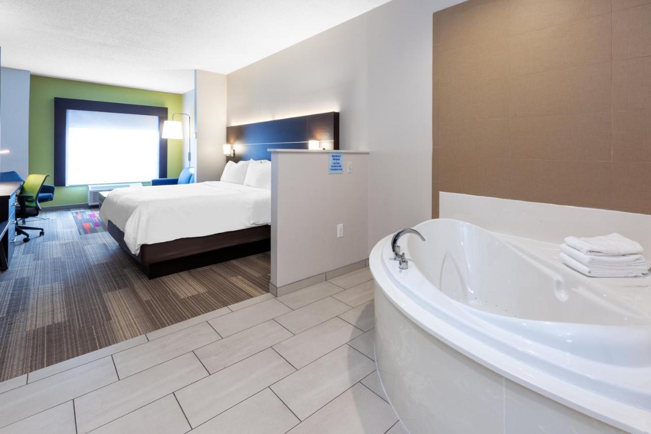 Express & By Ihg Hotel 2*